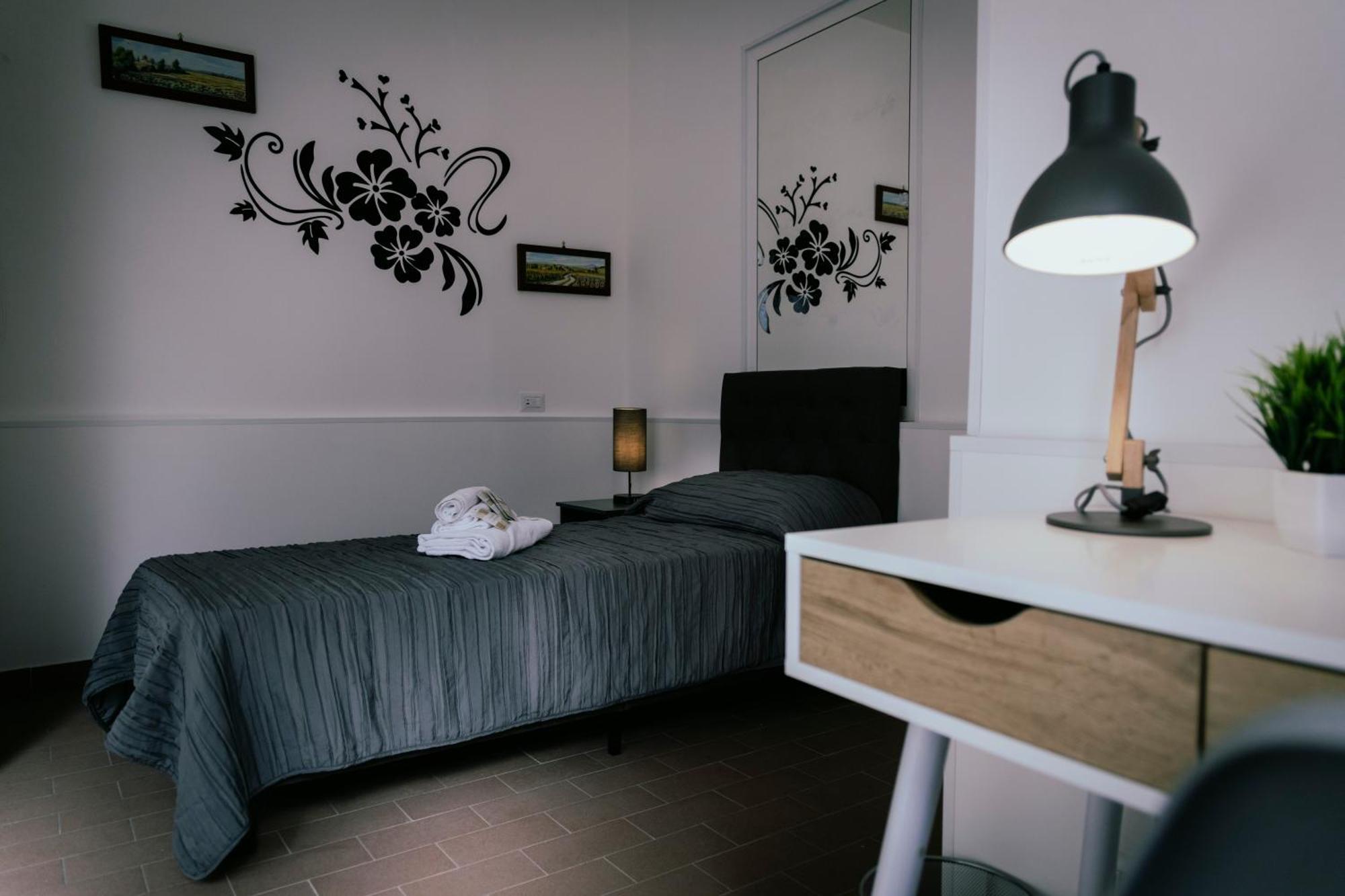 Guesthouse Aurora A.E. โรม ภายนอก รูปภาพ