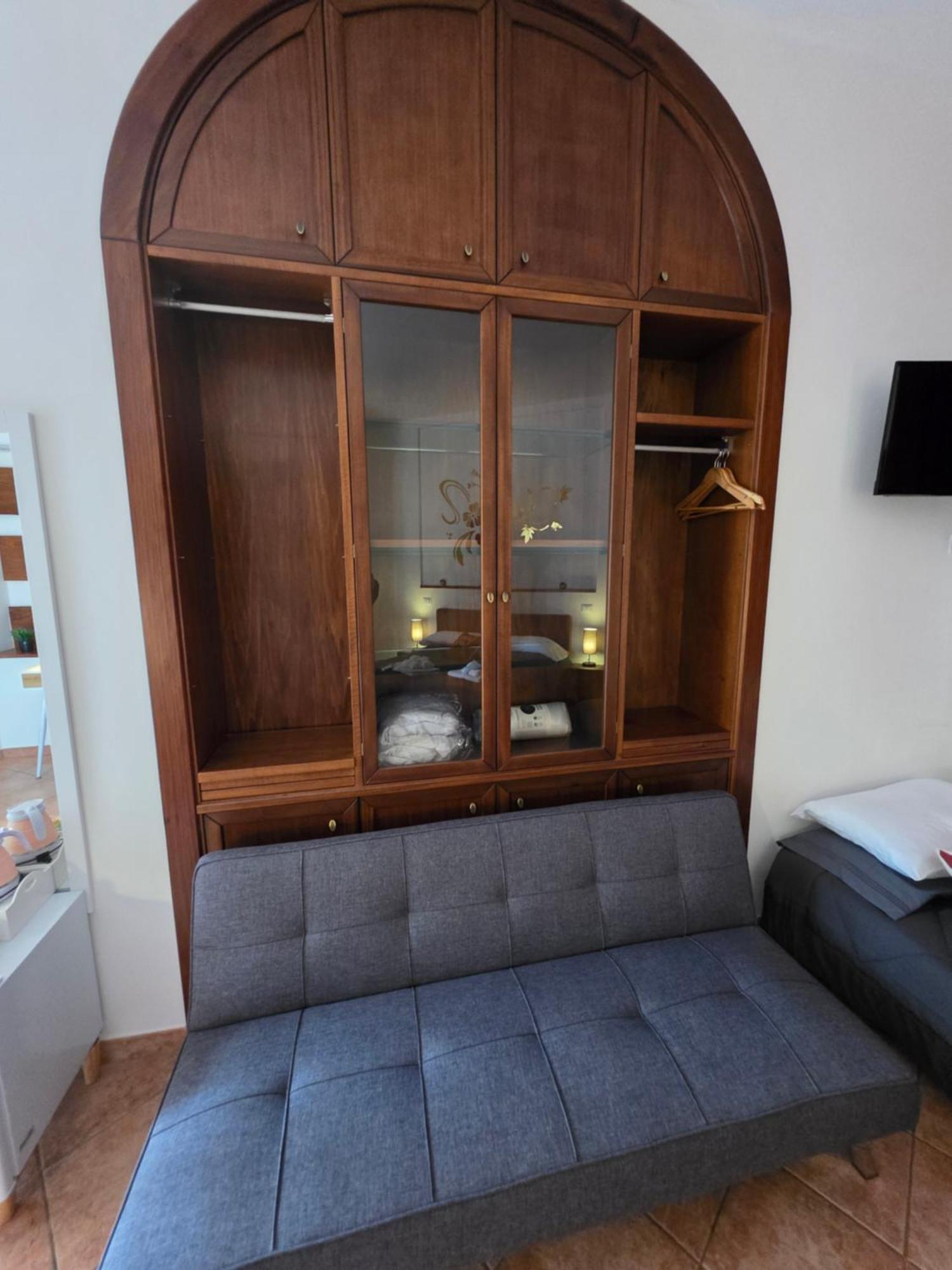 Guesthouse Aurora A.E. โรม ภายนอก รูปภาพ