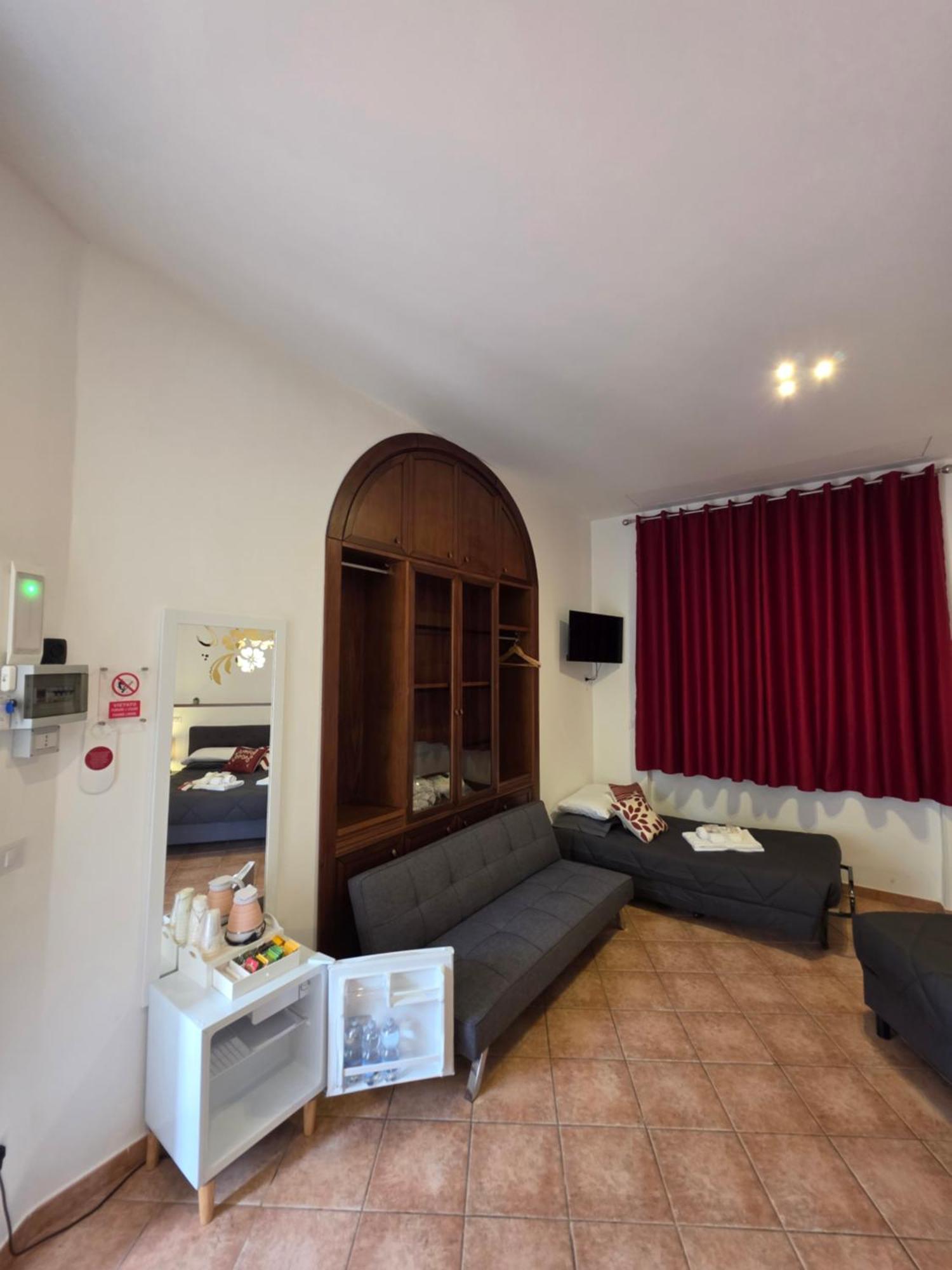 Guesthouse Aurora A.E. โรม ภายนอก รูปภาพ
